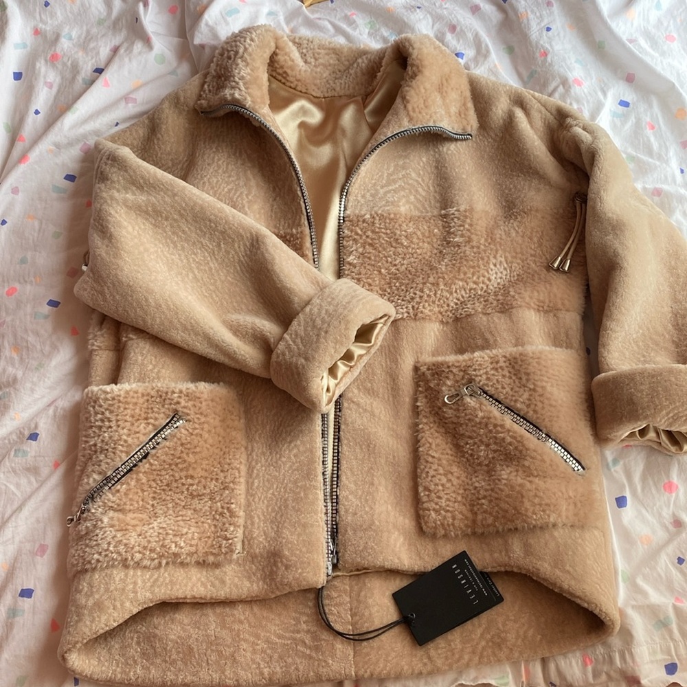 Brand NEW never worn 100% SHEARLING Coat , Made in Turkey
